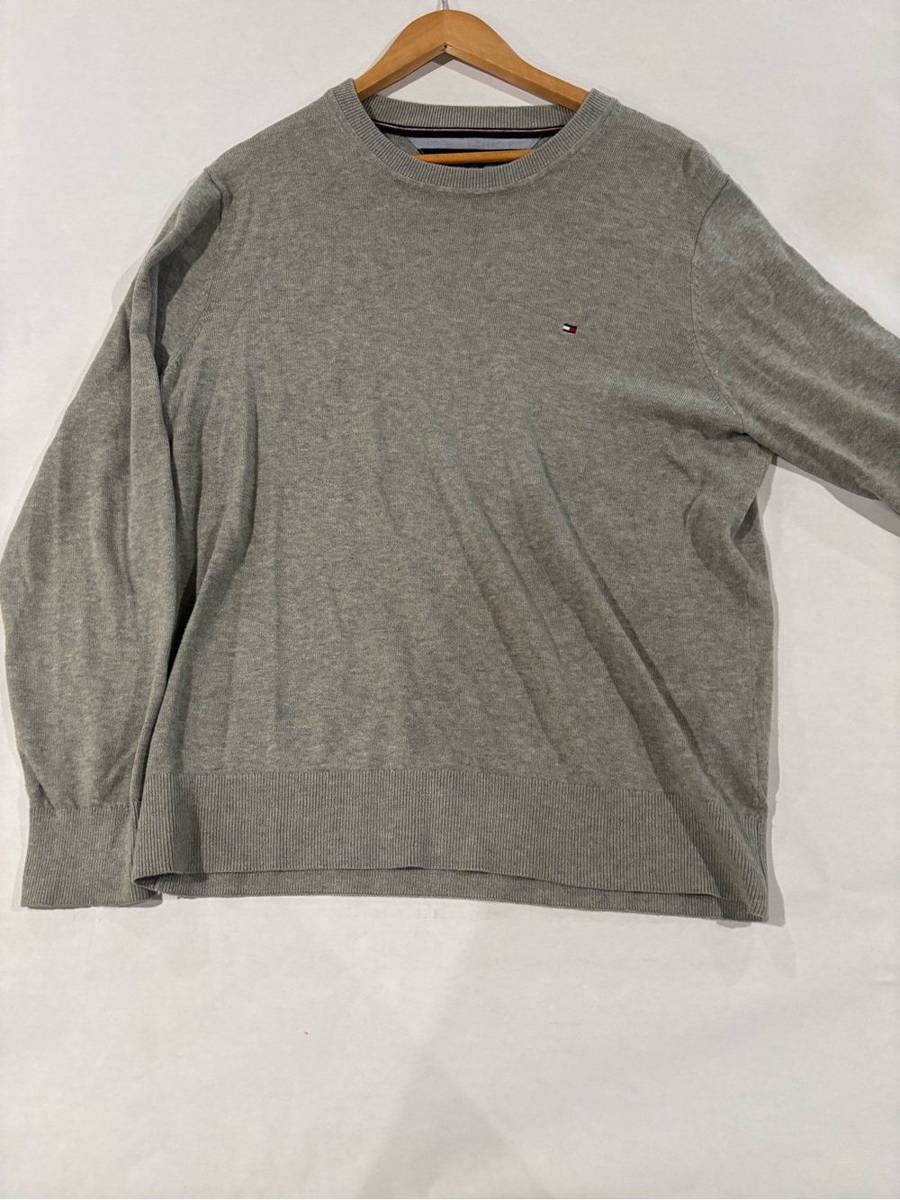 Tommy Hilfiger Men’s Heather Gray Crewneck Sweater